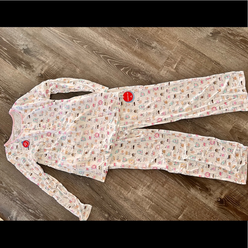 Magnetic me mom pajama set